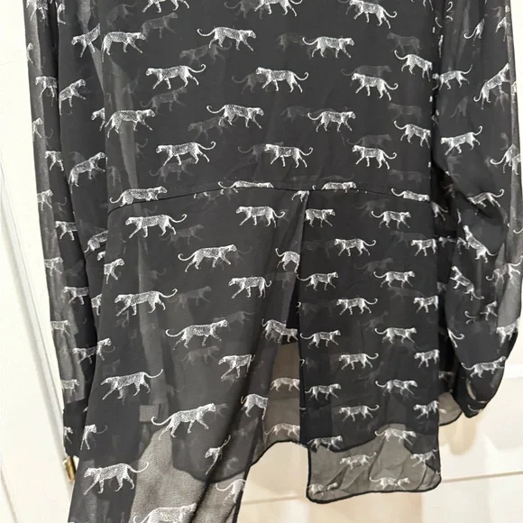 Lane Bryant Black & White with Cheetahs Animal Print Sheer Blouse 26/28 EUC - Picture 8 of 9